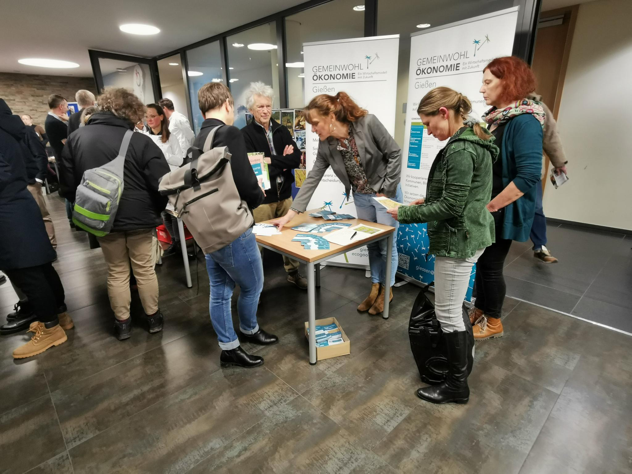 Vera Ronge im Gespräch mit der Presse