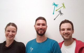 3 Menschen sind im Curriculum Projekt Team