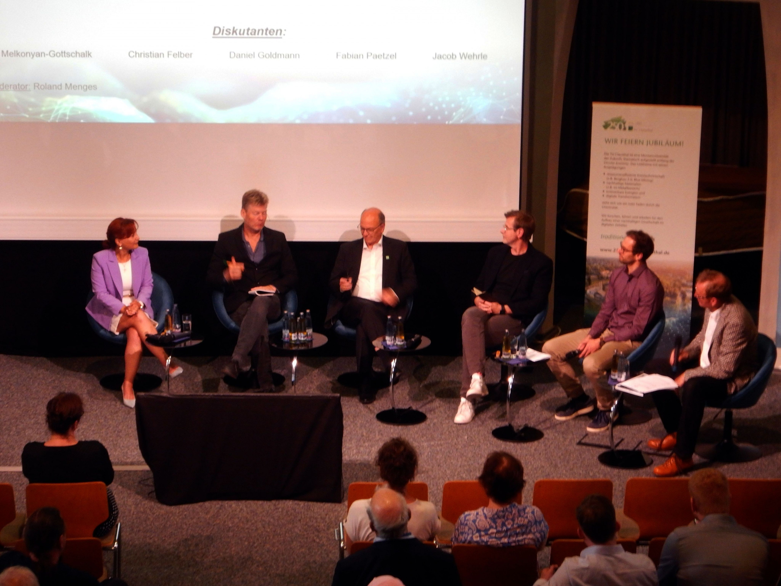Podiumsdiskussion